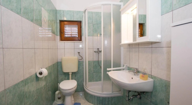 David - 20m From the Beach With Parking - A1