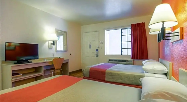 Номер Motel 6-El Cajon, CA - San Diego