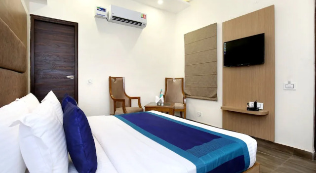 OYO 9986 Hotel Hashtag, Varaa Hotelli Chandigarh 