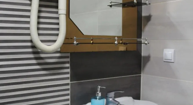 Одноместный номер Economy с балконом Hotel Adria