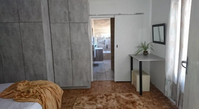 Апартаменты Sir James Self Catering
