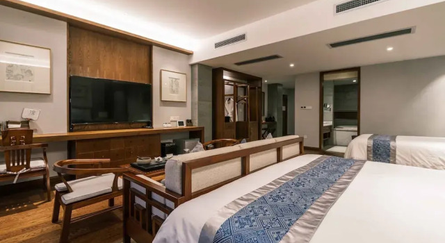 Семейный номер Standard с балконом Yangshuo Mountain River Ballad Hotel