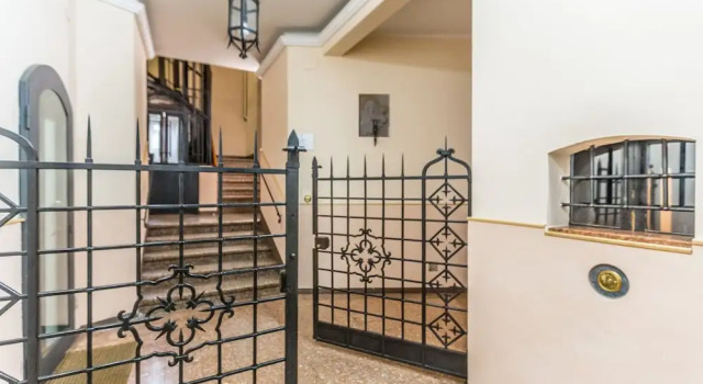 Carducci Retreats, Забронировать Апартаменты/квартира Отели Болоньи с завтраком, рядом с Церковь Святого Стефана, Завтраки