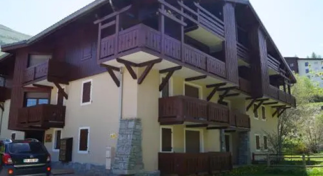 Chalets d'Or, Забронировать Шале Коттеджи Мон-де-Ланс, рядом с Горнолыжный подъемник Жандри 3S, Коттедж
