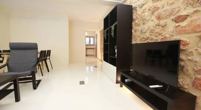 Elegant Studio at the Acropolis Hills