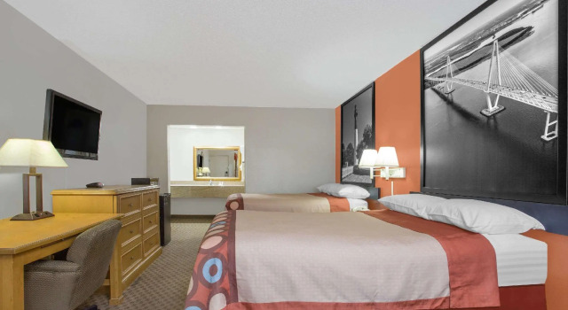 Четырёхместный номер Standard Super 8 by Wyndham Port Royal/Beaufort