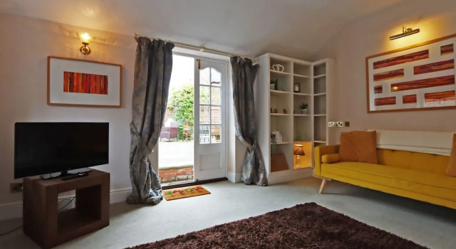 Compton House Snug