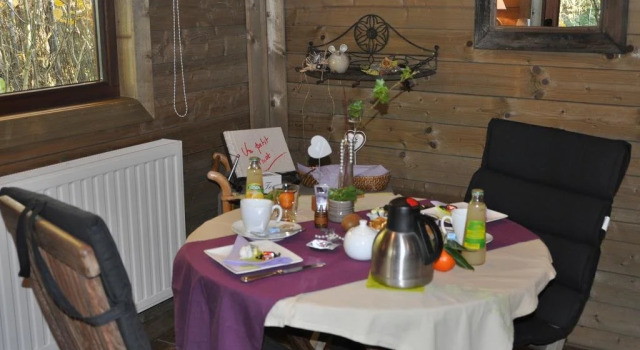 B&B Aquavert & Wellness, Book Bed and Breakfast Hoteller i Wallonia med pool, Swimmingpool