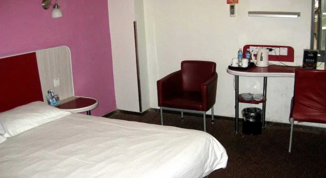 Motel 168 Hotel Shanghai Kaixuan Road, Varaa Motelli Changning 