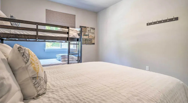 Lake Chelan Condo, Walk to Brewery & Wineries, Prenota Hotel Manson Lake Chelan