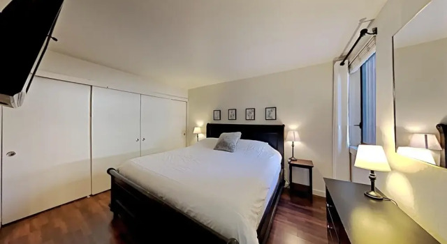 Spacious 2 Bedroom Home with Pool, 3 Hot Tubs, Sauna! by RedAwning, Varaa Huoneisto Mammoth Lakes Mammoth