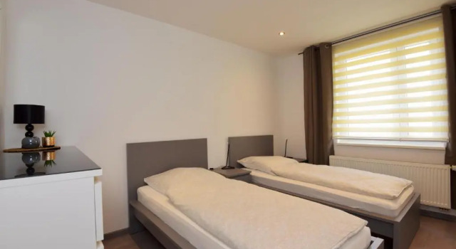 Ferienwohnung in ruhiger Lage von Zella-Mehlis/ Wohnung Carola, Book Hotel Hotels in Thuringian Forest with Parking, Parking