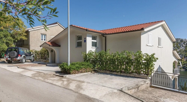 Beautiful Home in Ploce With Wifi and 2 Bedrooms