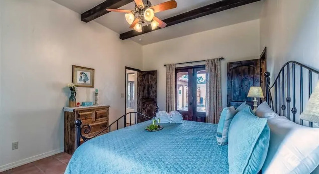 Casita Rios, 2 Bedrooms, One Level, Updated, Sleeps 8, Varaa Hotelli Hotellit New Mexico pysäköinnillä, Pysäköinti