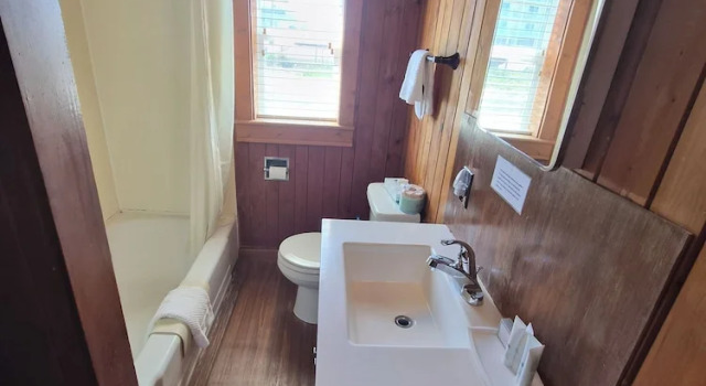 Семейный коттедж Sand Spur Cottages