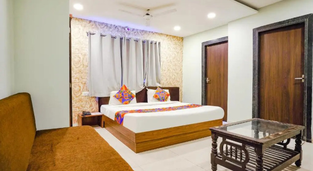 Номер Deluxe FabHotel Uday Vilas