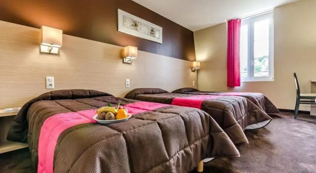 Трёхместный номер Standard Hôtel Saint Louis de France