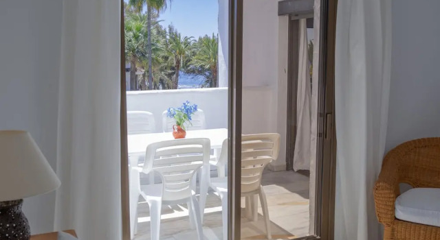 Sea View Peaceful Marbella Beach, Забронировать Отель Марбелья Коста-дель-Соль, рядом с Playa de Artola