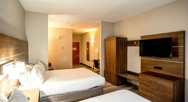 Четырёхместный номер Standard Holiday Inn Express La Plata by IHG