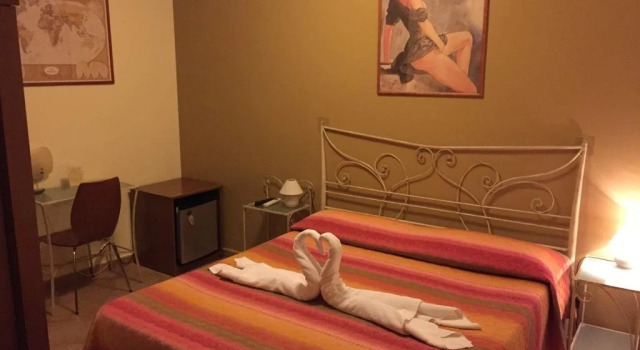 B&B Epos Acitrezza, Забронировать Отель «постель и завтрак» Отели в центре Ачи-Кастелло, в центре, Парковка
