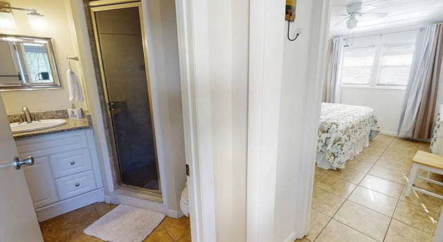 Island Dreams Cozy Cottage #4, Забронировать Дом для отпуска Сарасота Sarasota Area, рядом с Shell Beach