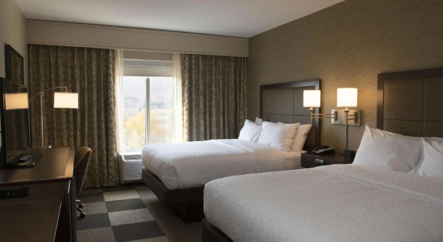 Четырёхместный номер Standard Hampton Inn & Suites Boone, Nc