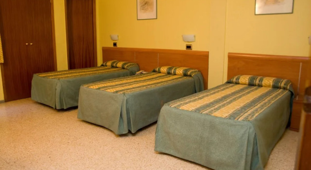 Трёхместный номер Standard Hotel Los Naranjos