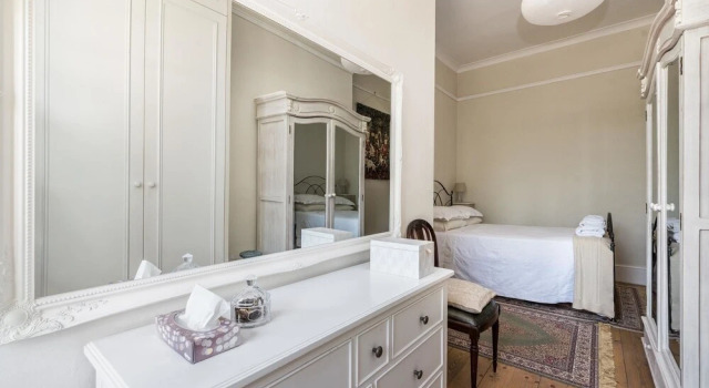 NEW Luxury 1BD Flat in Heart of Kensington Olympia, Забронировать Отель Отели Англии 3 звезды, 3*