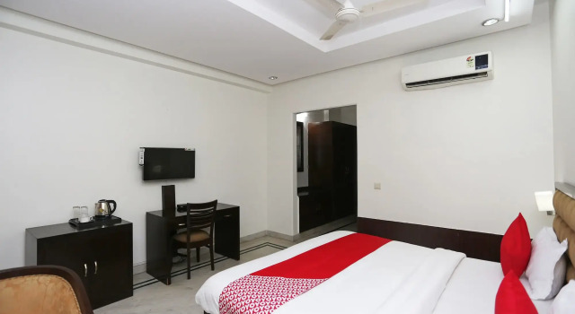OYO 24023 Sunshine Residency