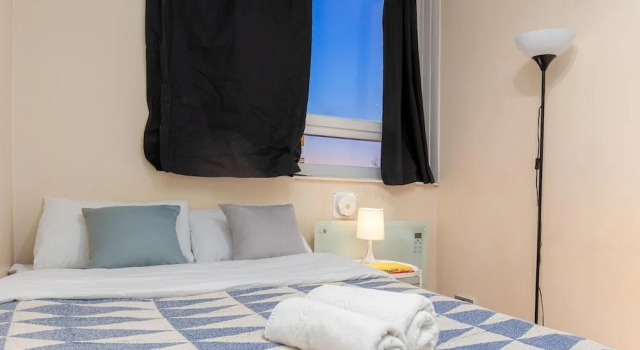 Queensland House Deluxe Guest Room, Забронировать Гостевой дом Лондон Большой Лондон, рядом с Гринвичский центр культурно-исторического наследия