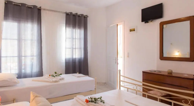 Трёхместный номер Standard с видом на море Chrysa House