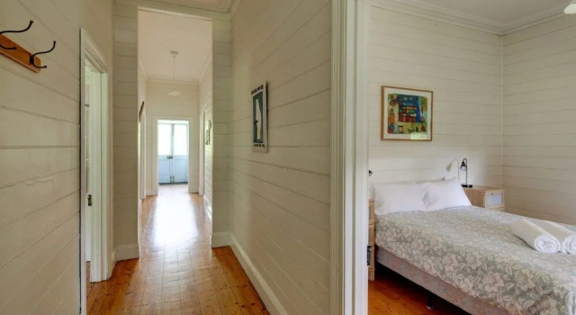 Palm Cottage - Pet Friendly Victorian Cottage