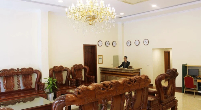 HS-Peace Hotel, Забронировать Отель Отели Тханьхоа́ с парковкой, Парковка