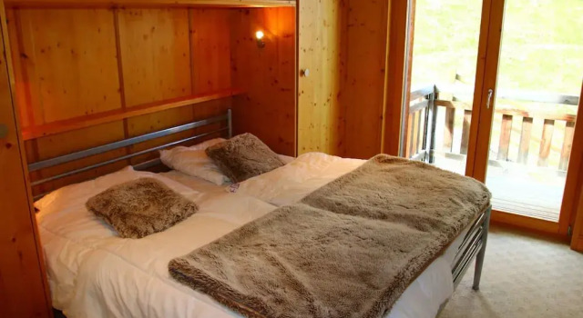 Traditional Apartment With Balcony, Prenota Appartamento Hotel a Canton Vallese con parcheggio, Parcheggio