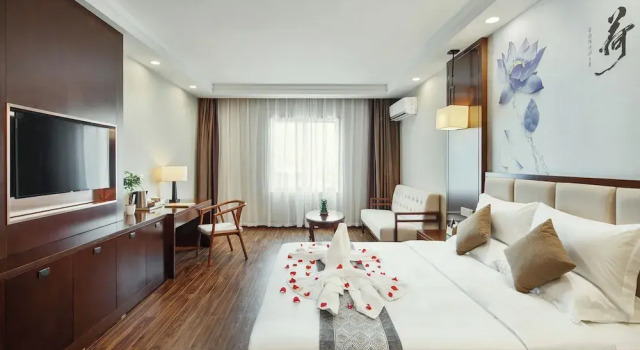 Номер Deluxe Rose Garden International Hotel