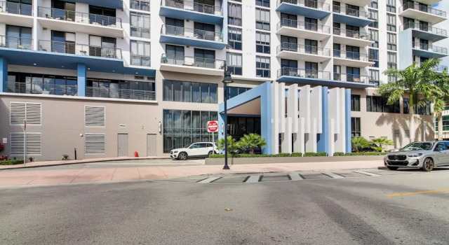 Steps to Dtwn Doral Park: Modern Group Retreat, Забронировать Апартаменты/квартира Апартаменты Дорел, рядом с Federal Reserve Bank of Atlanta, Апартаменты/квартира