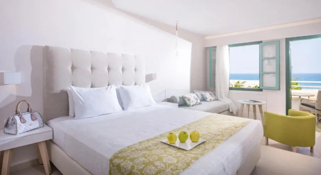 Апартаменты Superior с видом на бассейн Petra Beach Hotel