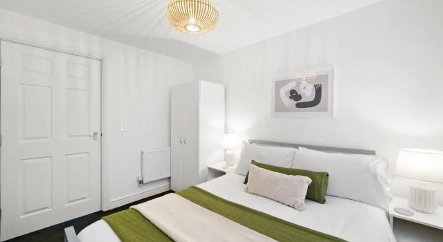 NEW 4 Sarah House by Truestays - 2 Bedroom Apartment - FREE Wifi & Parking, Varaa Huoneisto Asunnot kohteessa Merseyside, Huoneisto