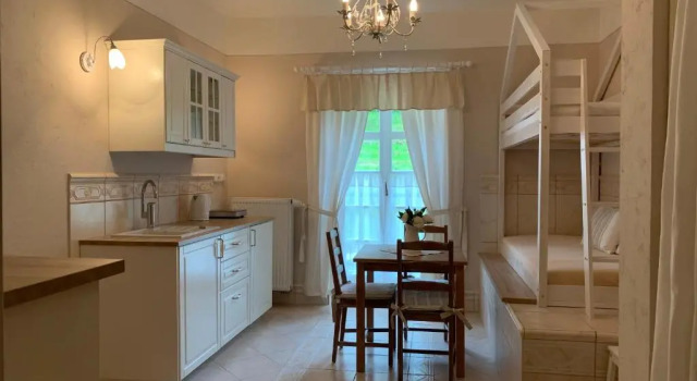 Апартаменты с балконом Pension Amadeus & Apartments