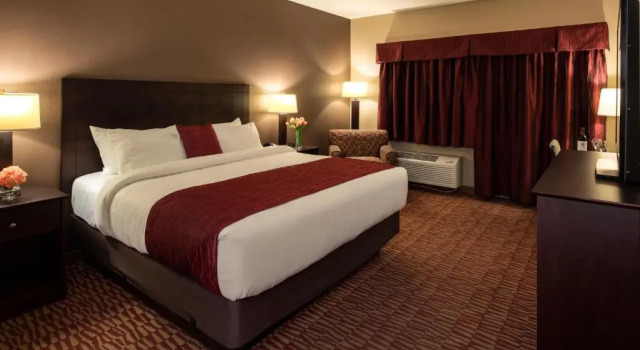Двухместный номер Deluxe Lakeside Hotel Casino, a Travelodge by Wyndham
