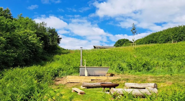 Brackenhill Glamping - Safari Tent with Hot Tub - Sleeps 6, Reserva ahora Camping Camping y glamping en Devon, Camping