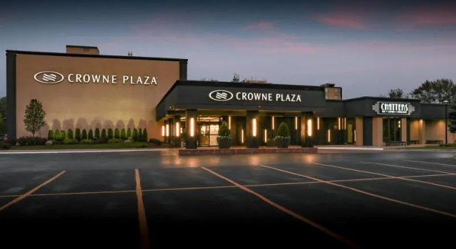 Полулюкс Crowne Plaza Hotel Chicago-Northbrook