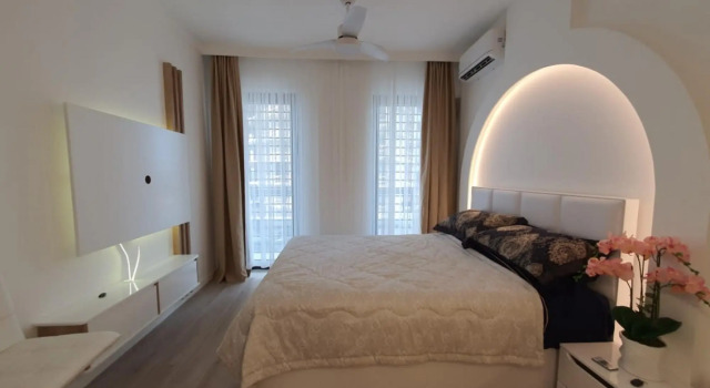 Luminous Apartment with Balcony near Budva Riviera