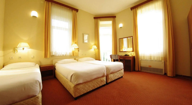 Hotel Vila Ružica- glavna zgrada i depandanse, Забронировать Отель Отели Приморско-Горанской жупания с питанием, Пансион