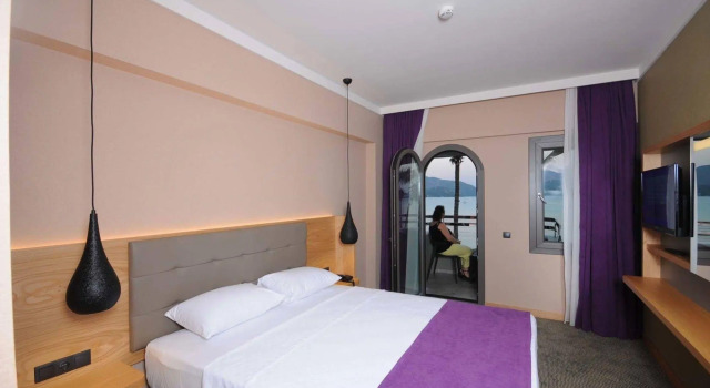 Candan City Beach Hotel