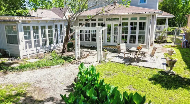 Коттедж Backyard, Deck & Fire Pit: Conroe Getaway