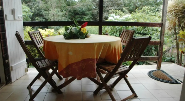 Laliwondaj KOTESI, Varaa Hotelli Pointe-Noire Basse-Terre