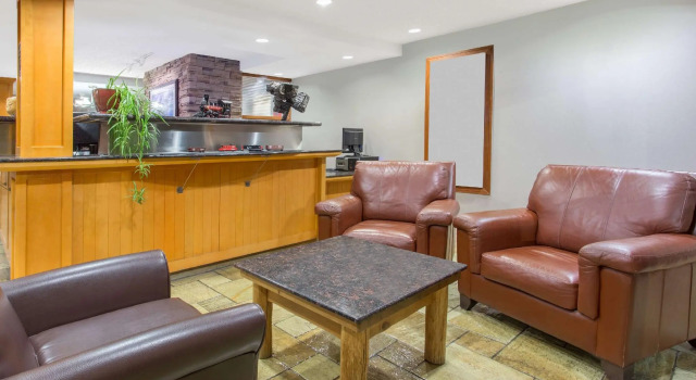 Canmore Inn & Suites