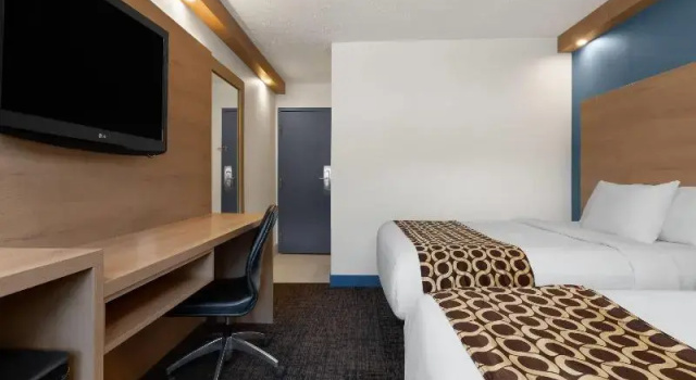 Четырёхместный номер Standard Travelodge by Wyndham Blairmore