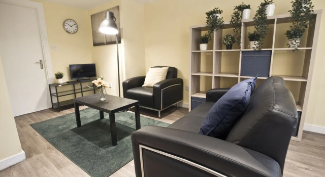 Short Stay Bristol - Church Apartment, Varaa Huoneisto Asunnot kohteessa Merseyside, Huoneisto